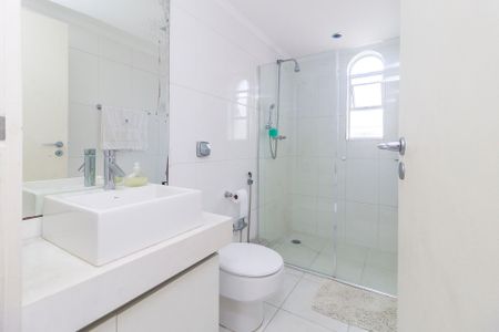Apartamento à venda com 130m², 2 quartos e 2 vagas Apartamento à venda com 130m², 2 quartos e 2 vagasSuíte - Banheiro