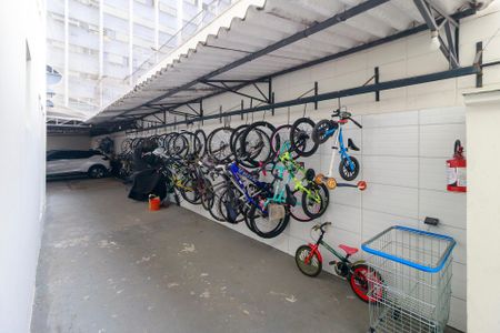 Apartamento à venda com 130m², 2 quartos e 2 vagas Apartamento à venda com 130m², 2 quartos e 2 vagasBicicletário