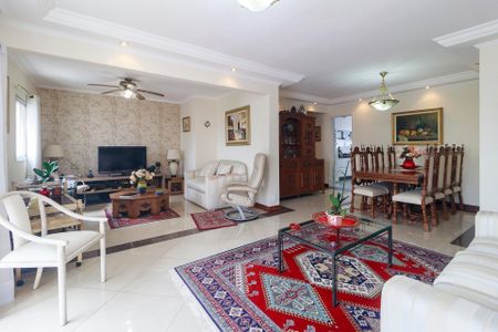 Apartamento à venda com 130m², 2 quartos e 2 vagas Apartamento à venda com 130m², 2 quartos e 2 vagasSala