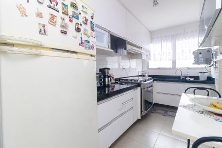 Apartamento à venda com 130m², 2 quartos e 2 vagas Apartamento à venda com 130m², 2 quartos e 2 vagasCozinha