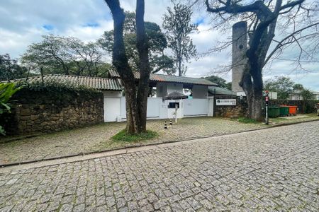 Fachada Condomínio de kitnet/studio para alugar com 1 quarto, 48m² em Jardim Barbacena, Cotia