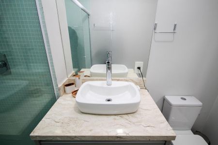 Studio para alugar com 48m², 1 quarto e 2 vagas Studio para alugar com 48m², 1 quarto e 2 vagasBanheiro