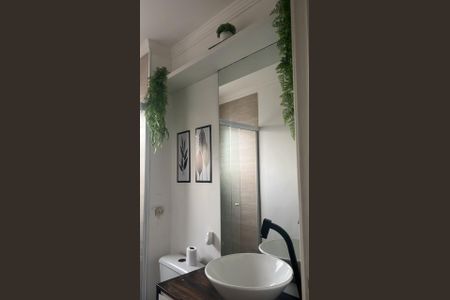 Banheiro de apartamento para alugar com 2 quartos, 56m² em Jardim do Líbano, Barueri