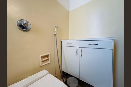 Apartamento para alugar com 70m², 2 quartos e sem vaga Apartamento para alugar com 70m², 2 quartos e sem vagaBanheiro