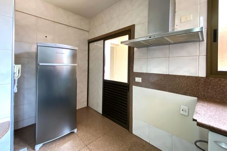 Cozinha de apartamento à venda com 3 quartos, 180m² em Serra, Belo Horizonte