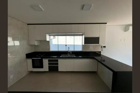 Casa para alugar com 120m², 3 quartos e 2 vagas Casa para alugar com 120m², 3 quartos e 2 vagasCozinha