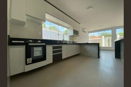 Casa para alugar com 120m², 3 quartos e 2 vagas Casa para alugar com 120m², 3 quartos e 2 vagasCozinha