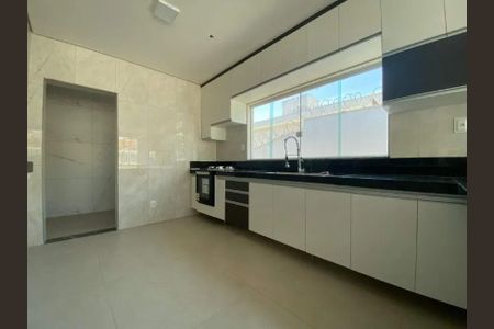 Cozinha de casa para alugar com 3 quartos, 120m² em Braúnas, Belo Horizonte