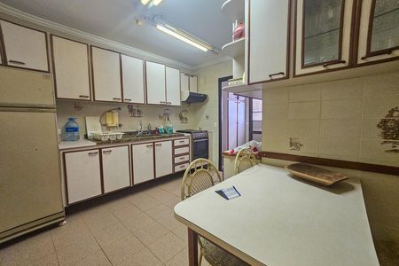 Apartamento para alugar com 3 quartos, 246m² em Jardim Tres Marias, Guarujá