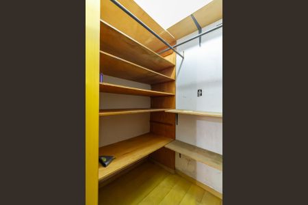 Apartamento para alugar com 60m², 2 quartos e 1 vaga Apartamento para alugar com 60m², 2 quartos e 1 vagaCloset Quarto 2