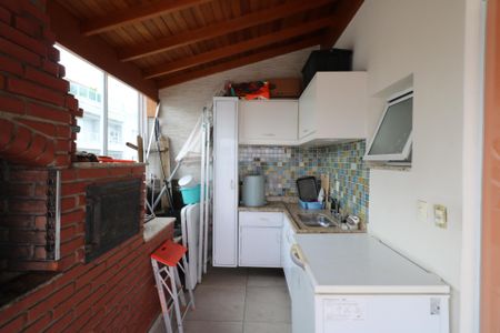Apartamento à venda com 170m², 2 quartos e 2 vagas Apartamento à venda com 170m², 2 quartos e 2 vagasChurrasqueira