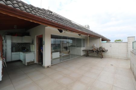 Apartamento à venda com 170m², 2 quartos e 2 vagas Apartamento à venda com 170m², 2 quartos e 2 vagasTerraço