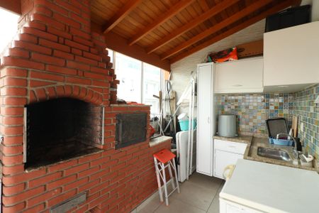 Apartamento à venda com 170m², 2 quartos e 2 vagas Apartamento à venda com 170m², 2 quartos e 2 vagasChurrasqueira