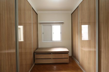 Apartamento à venda com 170m², 2 quartos e 2 vagas Apartamento à venda com 170m², 2 quartos e 2 vagasQuarto 2 / Closet