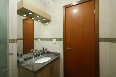 Apartamento à venda com 170m², 2 quartos e 2 vagas Apartamento à venda com 170m², 2 quartos e 2 vagasBanheiro