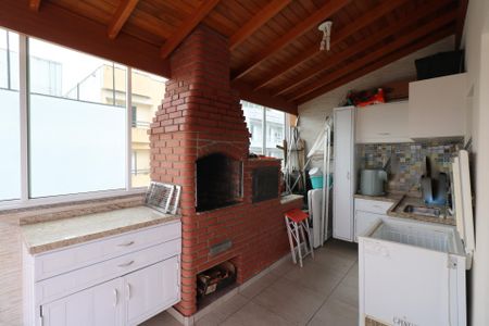 Apartamento à venda com 170m², 2 quartos e 2 vagas Apartamento à venda com 170m², 2 quartos e 2 vagasChurrasqueira