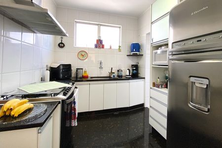 Apartamento à venda com 178m², 4 quartos e 2 vagas Apartamento à venda com 178m², 4 quartos e 2 vagasCozinha
