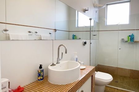 Apartamento à venda com 178m², 4 quartos e 2 vagas Apartamento à venda com 178m², 4 quartos e 2 vagasBanheiro