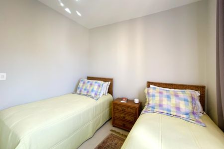 Apartamento à venda com 178m², 4 quartos e 2 vagas Apartamento à venda com 178m², 4 quartos e 2 vagasQuarto 2