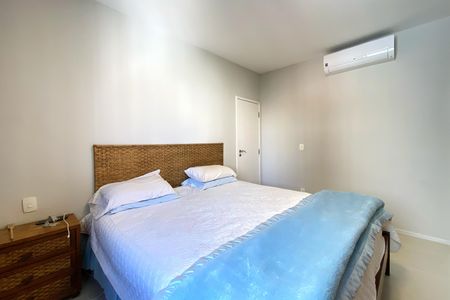 Apartamento à venda com 178m², 4 quartos e 2 vagas Apartamento à venda com 178m², 4 quartos e 2 vagasSuite