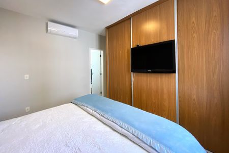 Apartamento à venda com 178m², 4 quartos e 2 vagas Apartamento à venda com 178m², 4 quartos e 2 vagasSuite