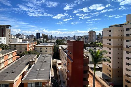 Apartamento à venda com 178m², 4 quartos e 2 vagas Apartamento à venda com 178m², 4 quartos e 2 vagasVista Sala
