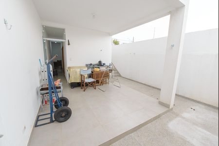 Casa para alugar com 120m², 2 quartos e 2 vagas Casa para alugar com 120m², 2 quartos e 2 vagasQuintal