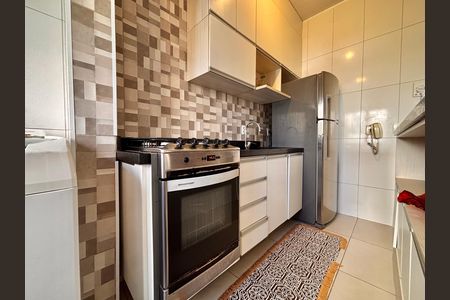 Apartamento à venda com 48m², 2 quartos e 1 vaga Apartamento à venda com 48m², 2 quartos e 1 vagaCozinha
