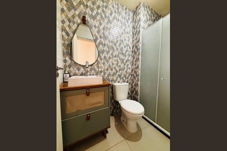 Banheiro de apartamento para alugar com 2 quartos, 48m² em Novo Osasco, Osasco