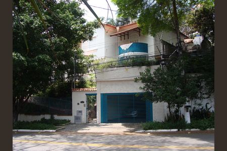 Fachada de casa para alugar com 4 quartos, 472m² em Pacaembu, São Paulo