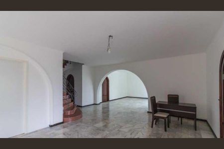 Casa para alugar com 4 quartos, 472m² em Pacaembu, São Paulo