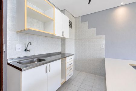 Cozinha de kitnet/studio para alugar com 1 quarto, 32m² em Centro Histórico, Porto Alegre
