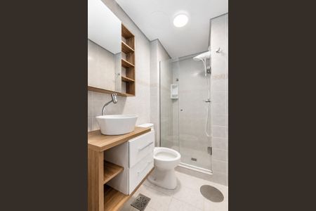 Banheiro de kitnet/studio para alugar com 1 quarto, 32m² em Centro Histórico, Porto Alegre