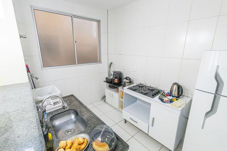 Cozinha de apartamento à venda com 2 quartos, 45m² em Venda Nova, Belo Horizonte