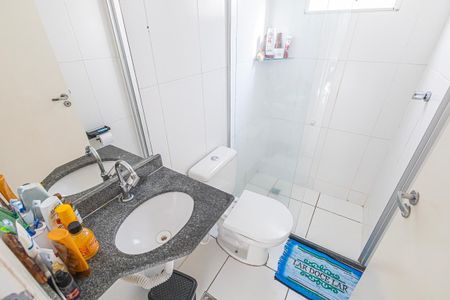 Banheiro de apartamento à venda com 2 quartos, 45m² em Venda Nova, Belo Horizonte