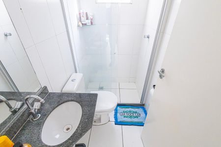 Banheiro de apartamento à venda com 2 quartos, 45m² em Venda Nova, Belo Horizonte