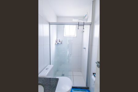 Banheiro de apartamento à venda com 2 quartos, 45m² em Venda Nova, Belo Horizonte