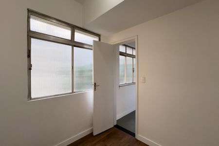 Apartamento para alugar com 116m², 2 quartos e 2 vagas Apartamento para alugar com 116m², 2 quartos e 2 vagasÁrea de serviço