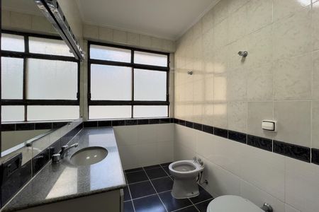 Apartamento para alugar com 116m², 2 quartos e 2 vagas Apartamento para alugar com 116m², 2 quartos e 2 vagasBanheiro