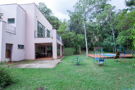 Quintal de casa de condomínio à venda com 5 quartos, 276m² em Retiro do Chalé, Brumadinho