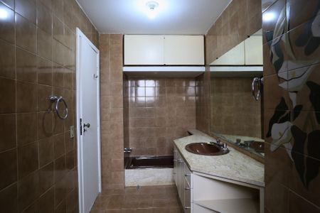 Banheiro de apartamento para alugar com 4 quartos, 220m² em Funcionários, Belo Horizonte