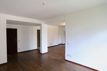 Apartamento para alugar com 220m², 4 quartos e 2 vagasSala