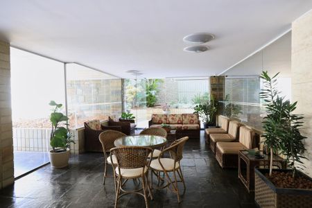 Hall de apartamento para alugar com 4 quartos, 220m² em Funcionários, Belo Horizonte