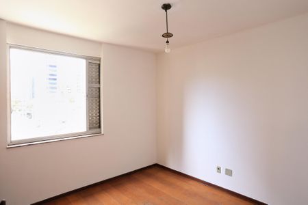 Apartamento para alugar com 220m², 4 quartos e 2 vagasQuarto 2