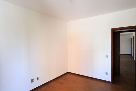 Apartamento para alugar com 220m², 4 quartos e 2 vagasQuarto