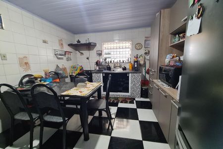 Cozinha de casa à venda com 2 quartos, 120m² em Jardim Caguassu, São Paulo