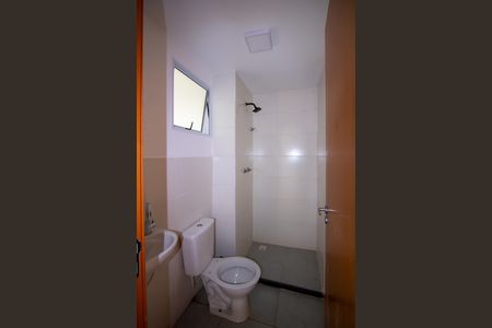 Banheiro de apartamento para alugar com 2 quartos, 41m² em Tribobó, São Gonçalo