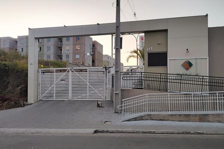 Fachada do condomínio de apartamento para alugar com 2 quartos, 41m² em Tribobó, São Gonçalo