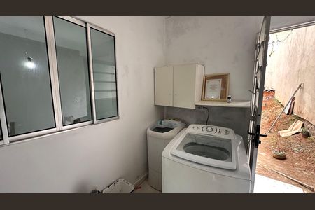 Casa para alugar com 2 quartos, 80m² em Jardim Capelinha, São Paulo