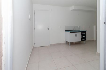Sala de apartamento para alugar com 2 quartos, 37m² em Parque Industrial Tomas Edson, São Paulo